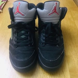 Air Jordan Black Metallic 5’s size 9